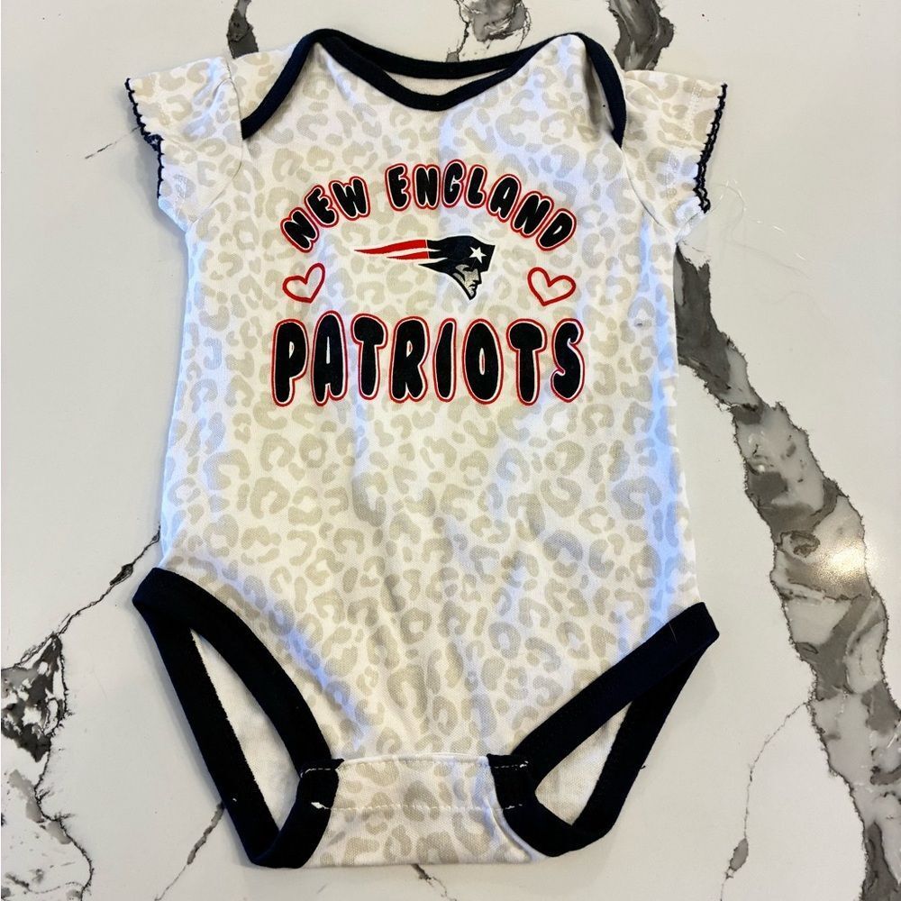 NFL New England Patriots Baby Bodysuit - White and Black